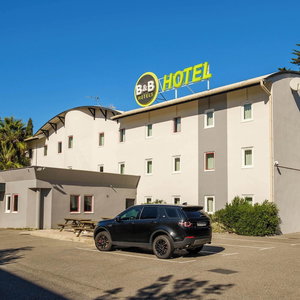 Hotel B&B Hotel Villeneuve-Loubet Plage cazare Villeneuve-Loubet