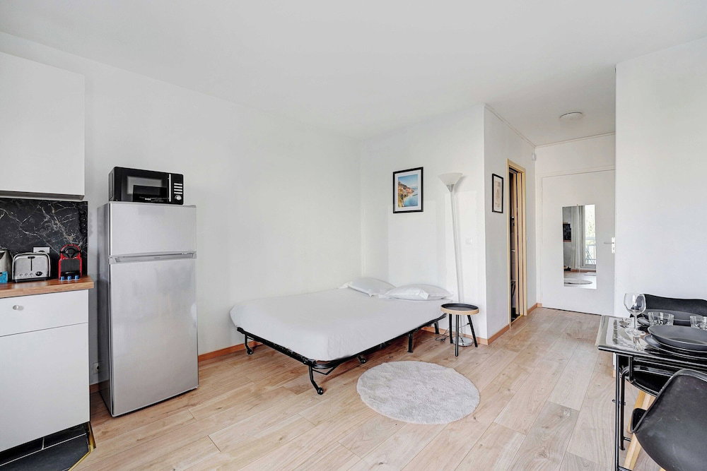 Hotel Charming Studio 2P - Courbevoie