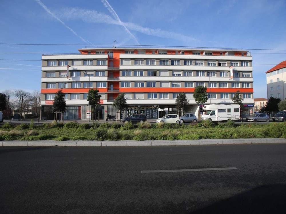 Hotel Comfort Apartment Near Central Paris