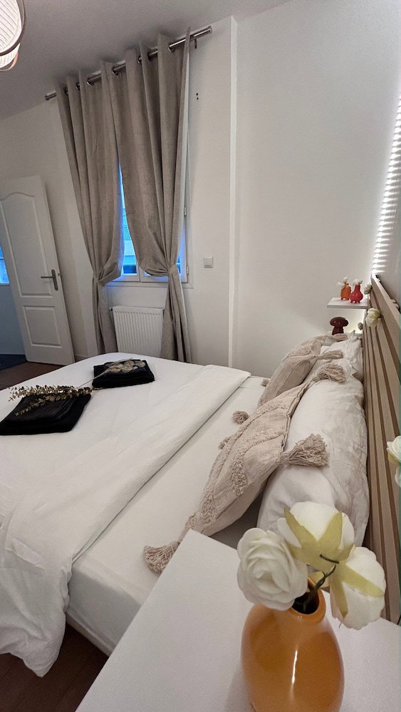 Hotel La Maison De Paris Est Calme Et Moderne