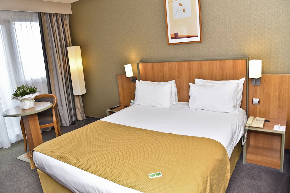 Holiday Inn Calais - Centre Car Ferry By Ihg