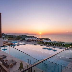 Hotel Isla Brown Chania Resort, Curio Collection By Hilton cazare Stavros
