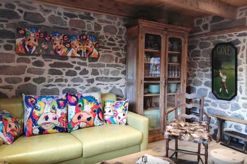 Hotel Rustic Mont-Dore Family Cottage