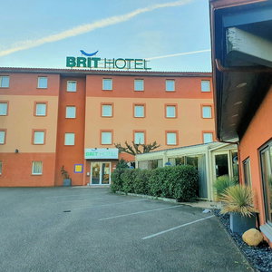 Hotel Brit Hotel Confort Montauban cazare Montauban-de-Bretagne