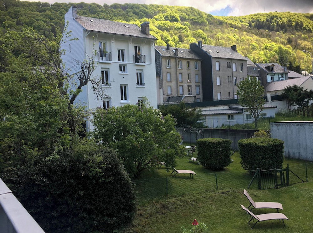 Hotel Cozy French Alpine Retreat For 2