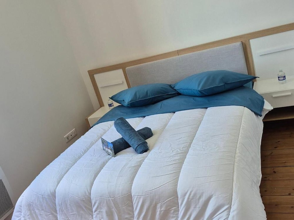 Hotel Les Logis Du Port Canal Suites & Spas