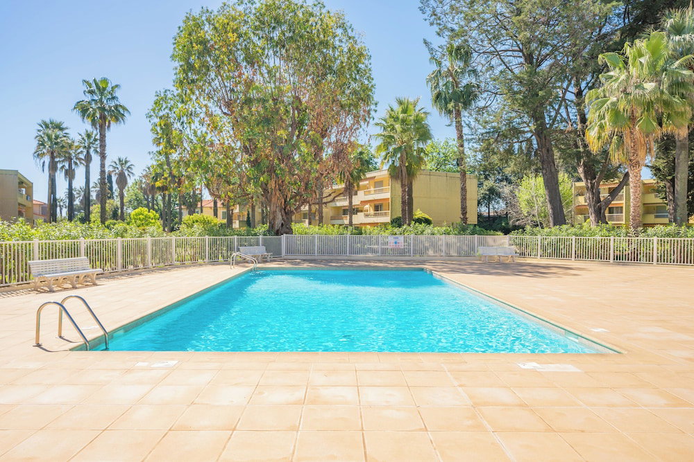 Hotel Hello Côte D'azur - Spacious Apartments At A 5 Min Walk From The Beach