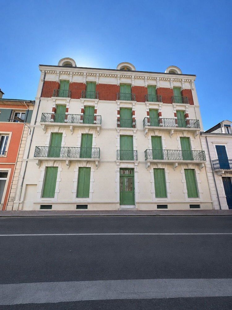 Hotel The Originals Residence, Les Sources Callou, Vichy