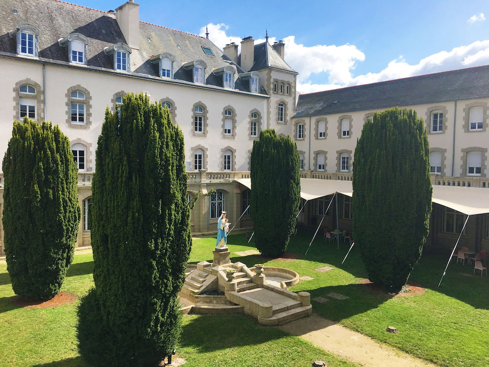 Hotel Espace Montcalm