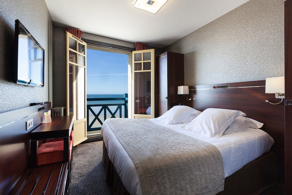 Hotel Les Ambassadeurs, Logis Hotel, Sa Crêperie Et Son Rooftop - Saint Malo Plage