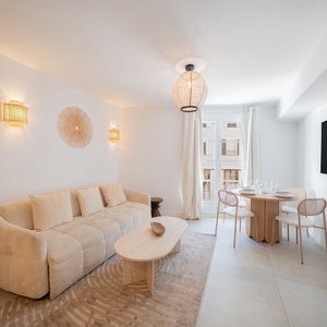 Hotel Apartment Place Des Lices -2Bdr/6P- Saint Tropez cazare Saint-Tropez