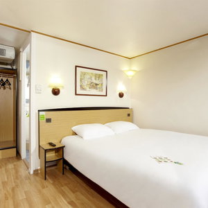Hotel Campanile Charleville-Mezieres cazare Charleville-Mezieres