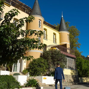 Hotel Appart'hotel-Restaurant Castel Emeraude cazare Arles