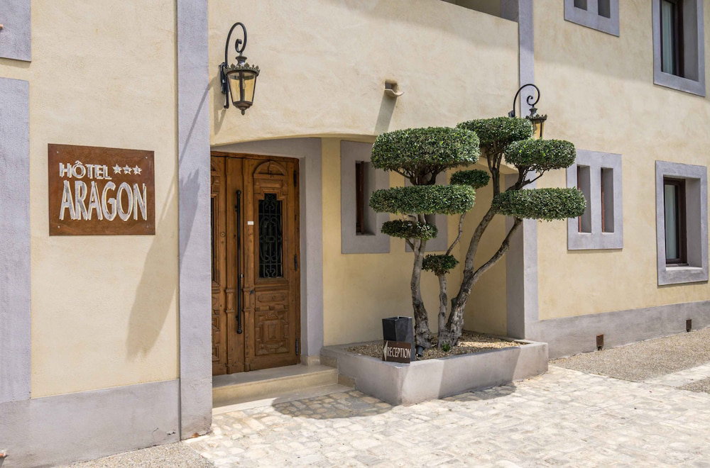 Hotel Hotel L'aragon, À 50M De La Cité De Carcassonne