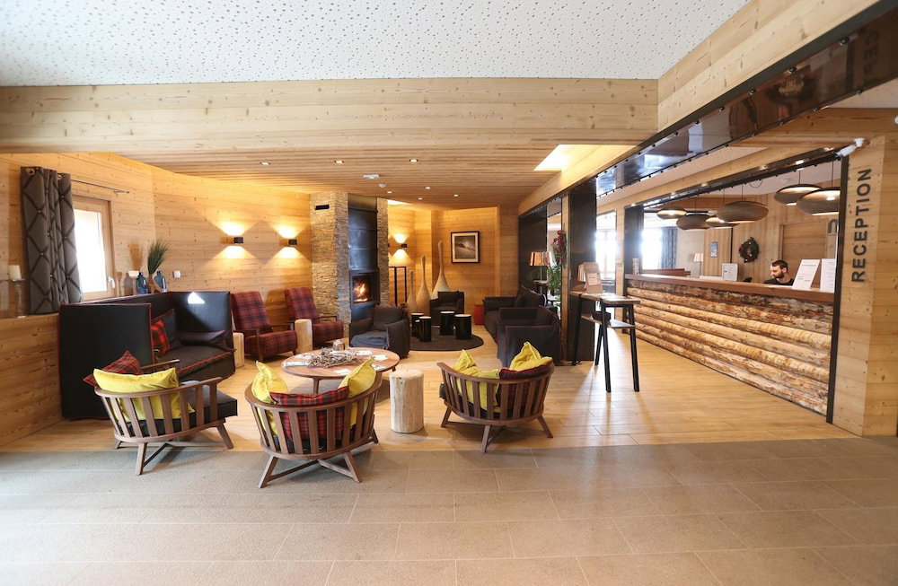 Hotel Apartment In Les Menuires With Spa & Pool