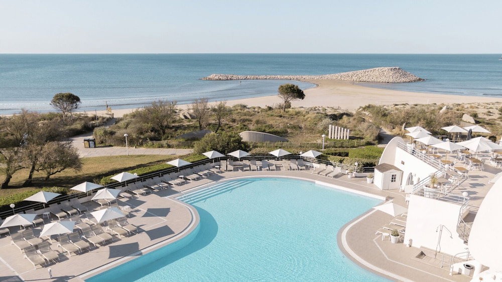Hotel Hôtel Thalasso & Spa Les Corallines