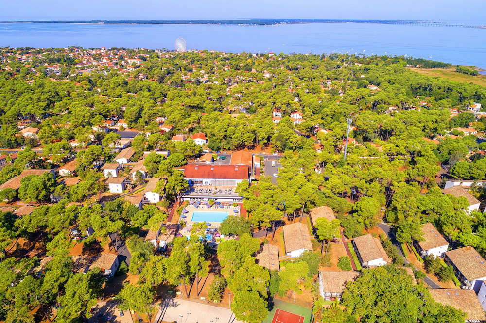 Hotel Azureva Ronce Les Bains