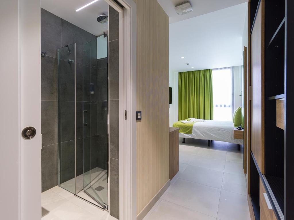 Hotel Mg Poniente