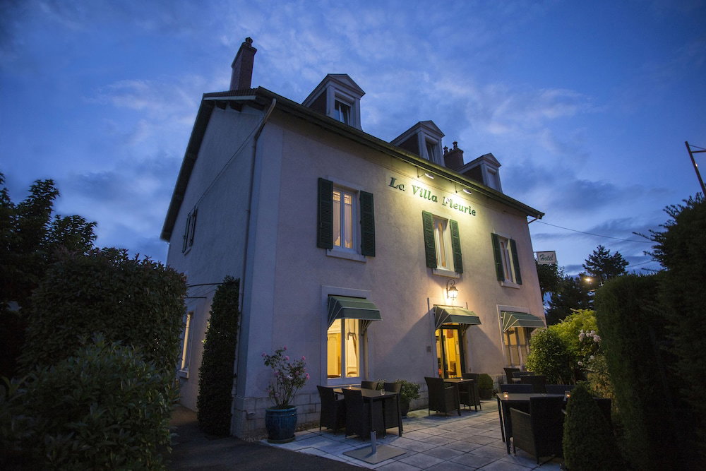 Hotel Hôtel La Villa Fleurie