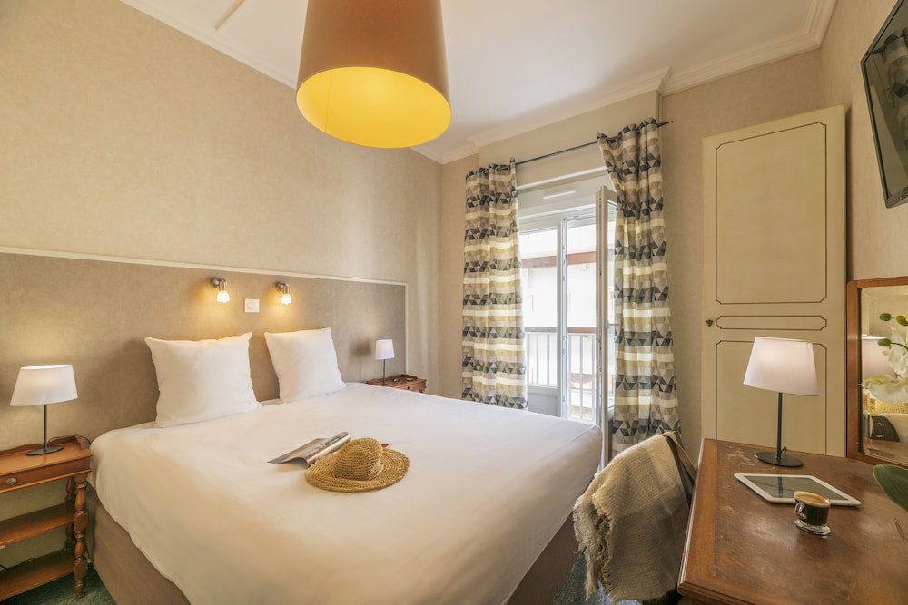 Cerise Royan - Le Grand Hôtel De La Plage