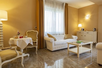 Aurum Suites