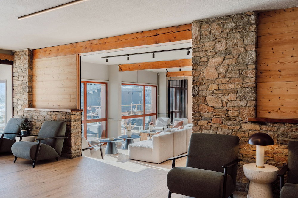 Alpeen Hotel