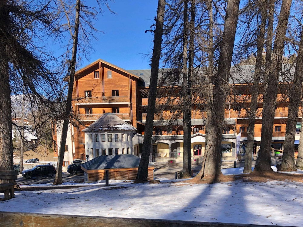 Hotel Apartment On The Foot Of Slopes In Guillaumes