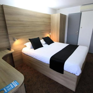 Hotel Enzo Hotels Loudeac cazare Loudeac