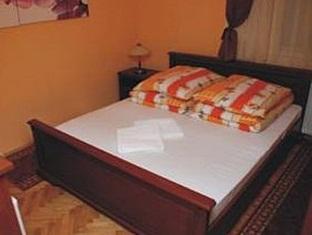 Hotel Peterfia Panzio Guesthouse