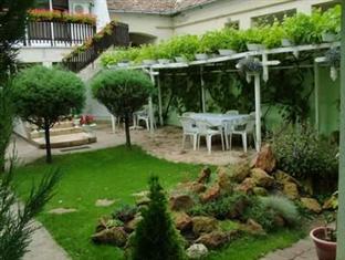 Peterfia Panzio Guesthouse