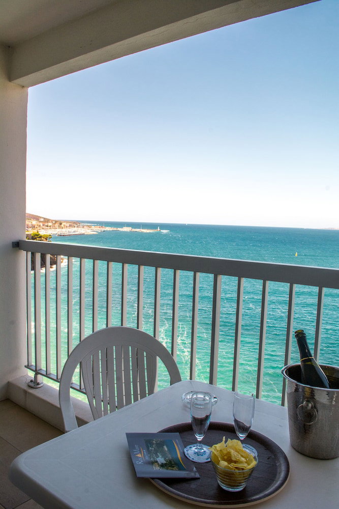 Hotel Hôtel Roc E Mare