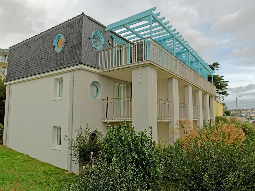Hotel Apartment Near Trescadec Beach For 4