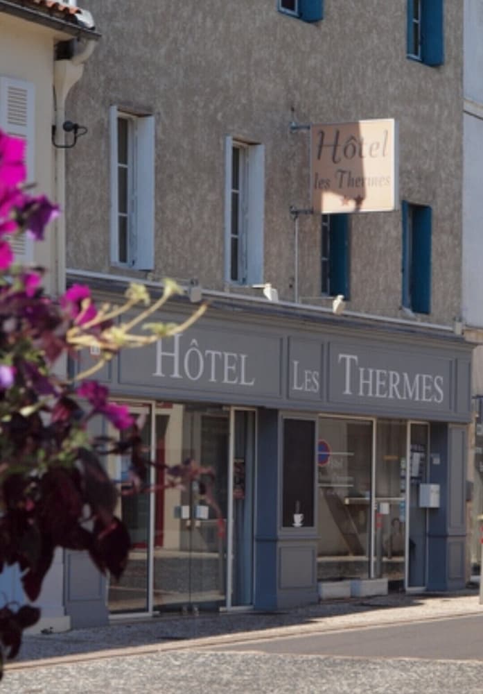 Hotel Hôtel Les Thermes