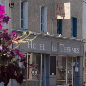 Hotel Hôtel Les Thermes cazare Jonzac