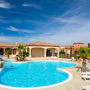 Hotel Villa With Heated Pool And Private Garden cazare Homps