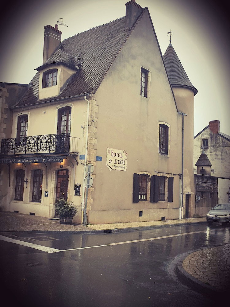 Hotel L