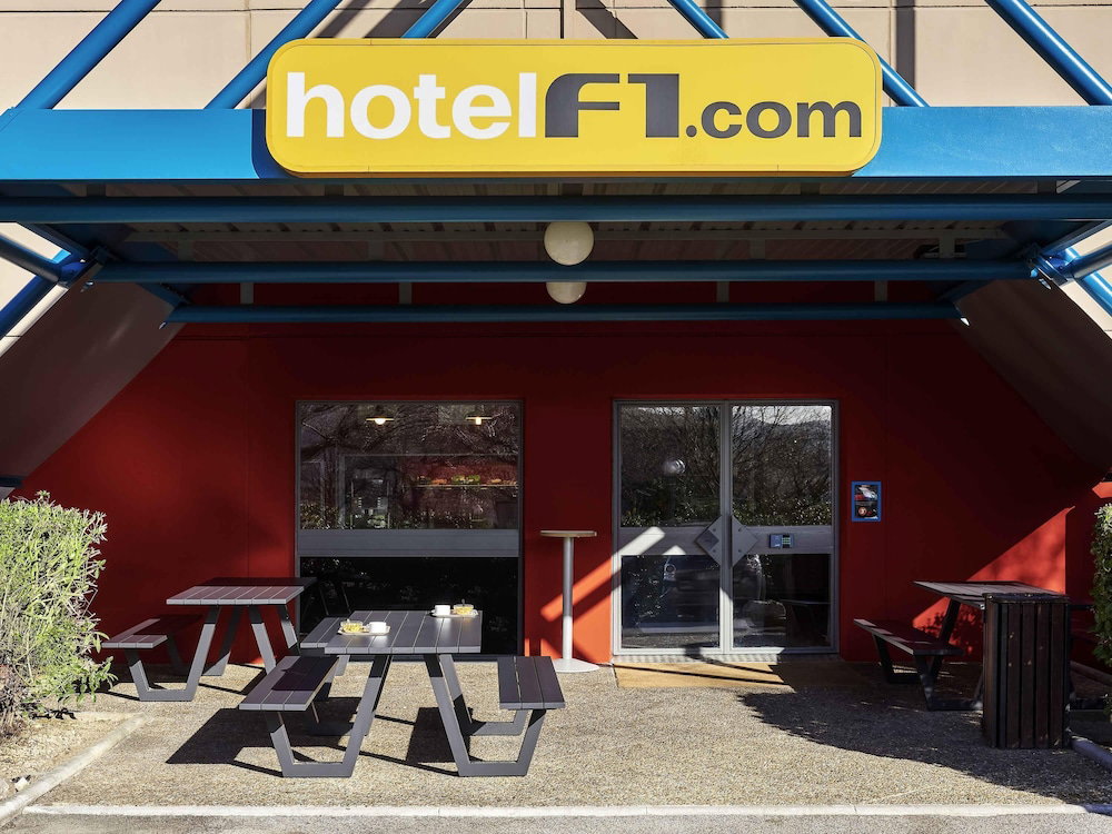 Hotel Hotelf1 Laval