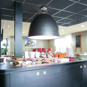 Hotel Hôtel Inn Design Laval cazare Change
