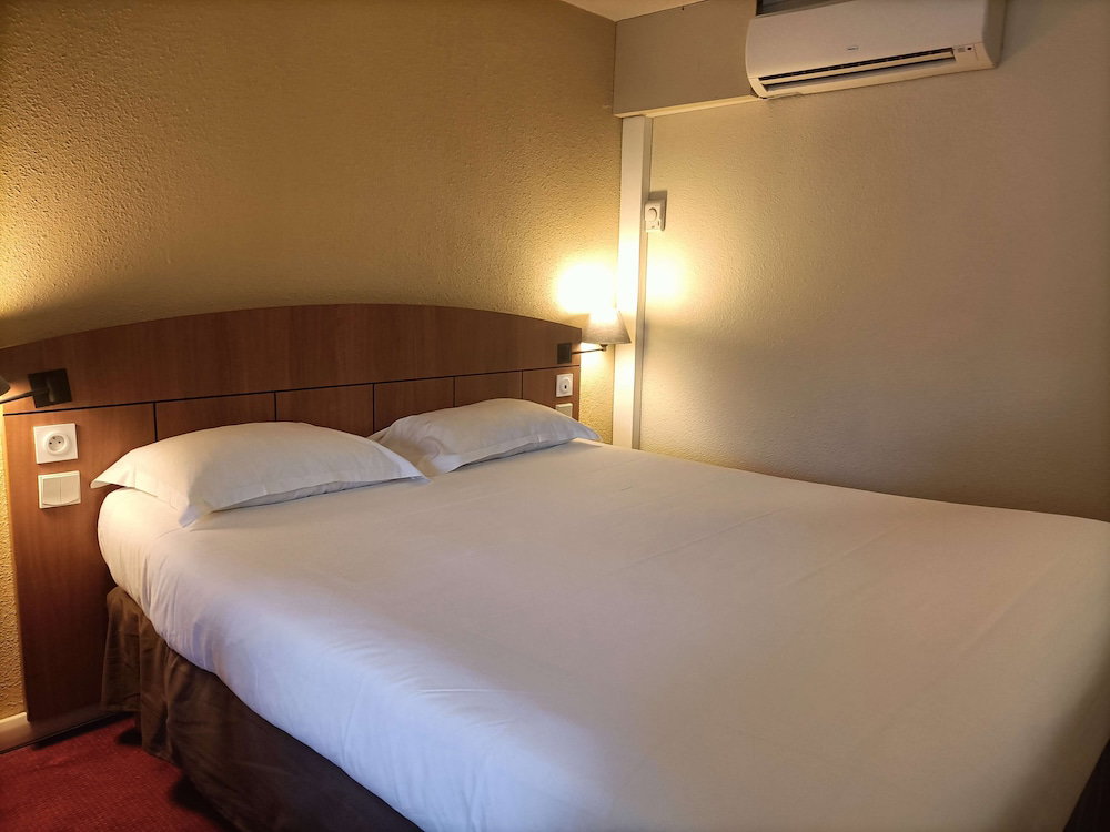 Hotel Kyriad Geneve - Saint-Genis-Pouilly