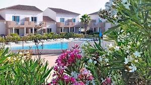 Hotel Terres De France - Résidence Les Hauts Du Maquis cazare Linguizzetta