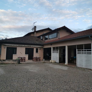 Hotel Auberge De L'europe cazare Saint-Quentin-Fallavier