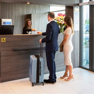 Hotel Hôtel Roi Soleil Prestige Plaisir - St Quentin cazare Plaisir