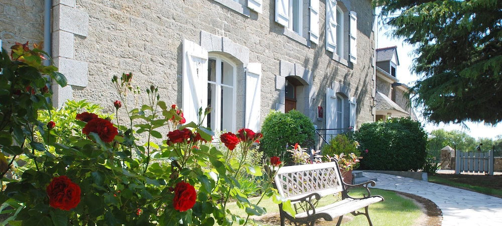 Hotel Hôtel Le Chatellier – Piscine Chauffée D’avril À Octobre