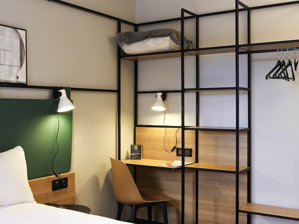 Hotel Ibis Evry-Courcouronnes