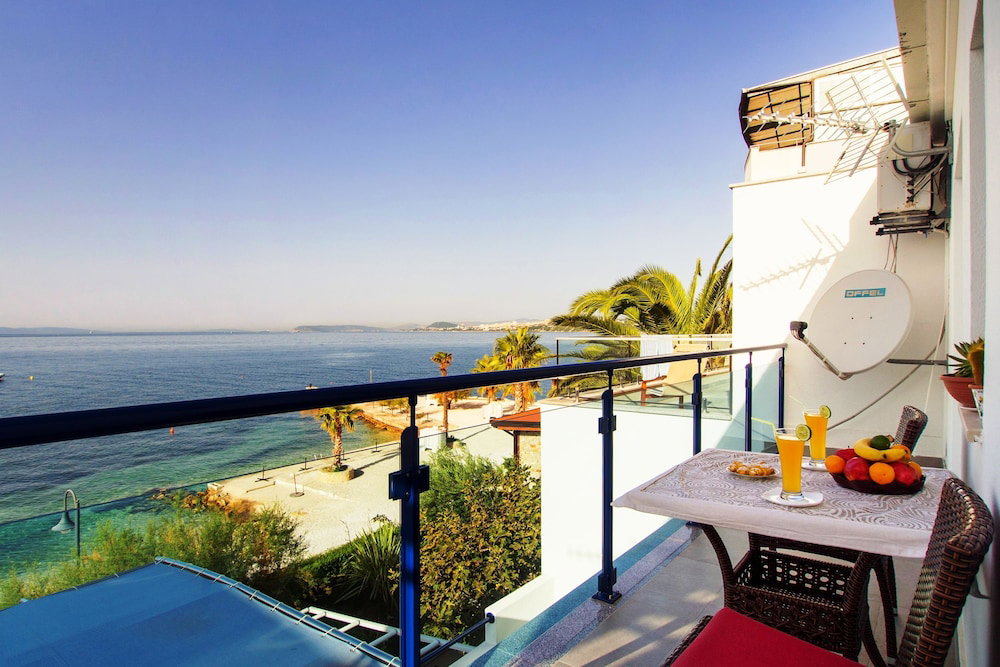 Hotel Beachfront Villa Mediteran