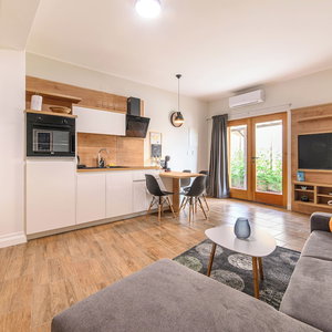 Hotel Apartments Orsula Near Old Town cazare Bilice