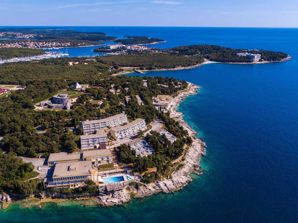 Hotel Splendid Golden Rocks Resort
