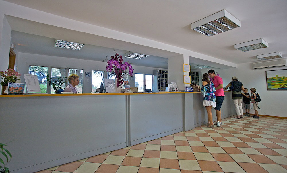 Splendid Golden Rocks Resort