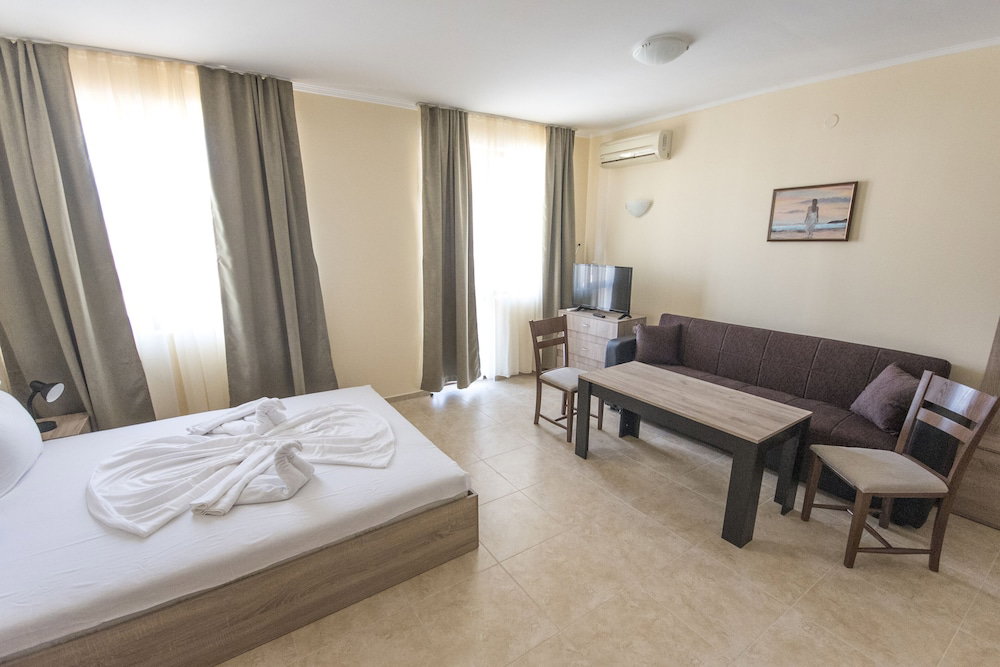 Apollon Apartments