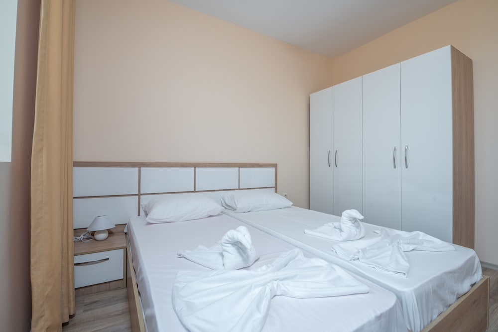 Apollon Apartments